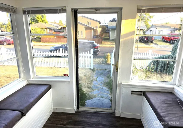 Photo 2 of Single family home for sale at 225 14th Street Se, Auburn, WA 98002 | MLS# NWM2554810 | Listing updated on 2026-09-30
