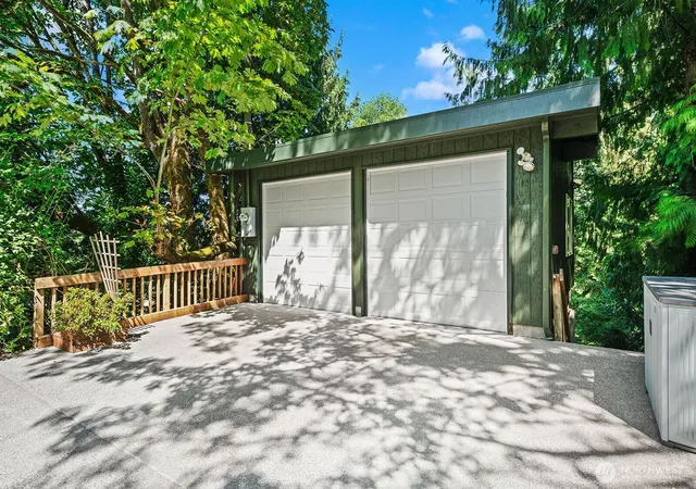Photo 1 of Single family home for sale at 16524 35th Avenue Ne, Lake Forest Park, WA 98155 | MLS# NWM2554820 | Listing updated on 2026-09-23