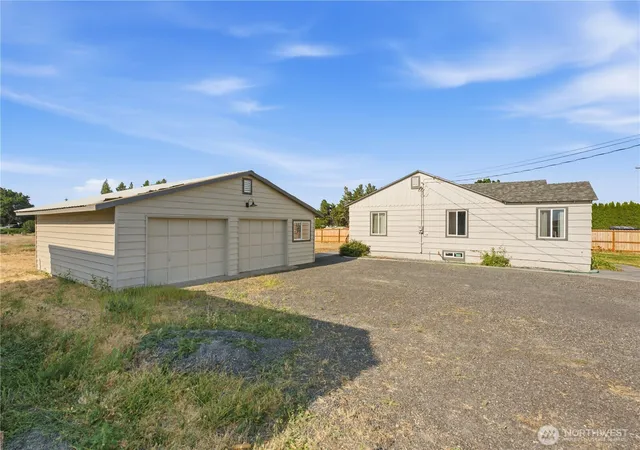 Photo 2 of Sale Pending at 58 S Union, East Wenatchee, WA 98802 | MLS# NWM2554859 | Listing updated on 2026-09-25