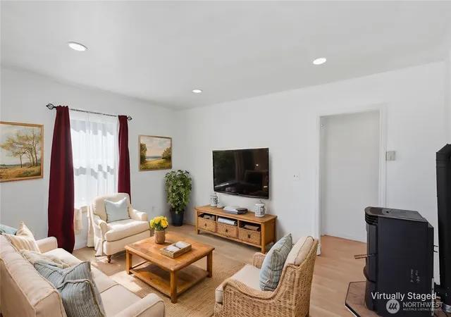 Photo 3 of Single family home for sale at 1812 23rd Street, Everett, WA 98201 | MLS# NWM2554885 | Listing updated on 2026-09-25