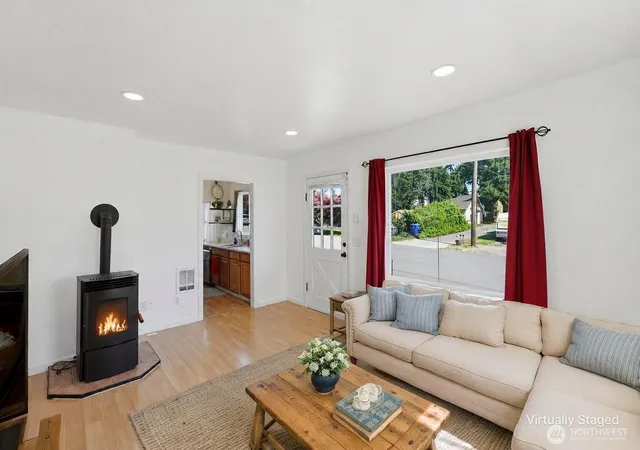 Photo 4 of Single family home for sale at 1812 23rd Street, Everett, WA 98201 | MLS# NWM2554885 | Listing updated on 2026-09-25
