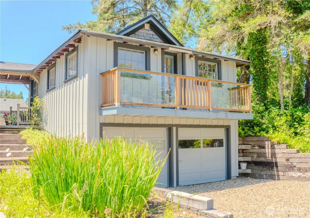 Photo 2 of Single family home for sale at 4315 K Pl, Seaview, WA 98644 | MLS# NWM2554888 | Listing updated on 2026-09-22