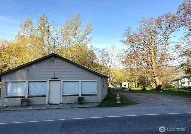 Photo 1 of Single family home for sale at 4984 Highway 25 S, Hunters, WA 99137 | MLS# NWM2554890 | Listing updated on 2026-09-22