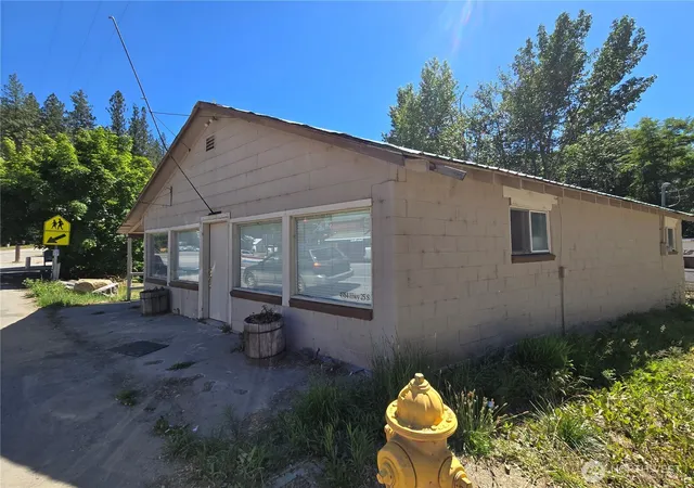 Photo 3 of Single family home for sale at 4984 Highway 25 S, Hunters, WA 99137 | MLS# NWM2554890 | Listing updated on 2026-09-22