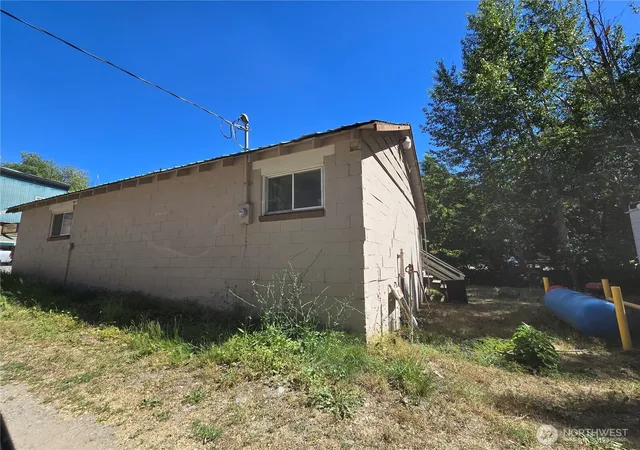 Photo 3 of Single family home for sale at 4984 Highway 25 S, Hunters, WA 99137 | MLS# NWM2554890 | Listing updated on 2026-09-22