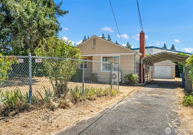 Photo 3 of Single family home for sale at 8503 33rd Avenue S, Lakewood, WA 98499 | MLS# NWM2554894 | Listing updated on 2026-10-01