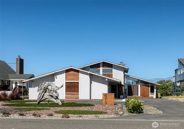 Photo 1 of Single family home for sale at 675 Ocean Shrs Blvd Sw, Ocean Shores, WA 98569 | MLS# NWM2554896 | Listing updated on 2026-09-22