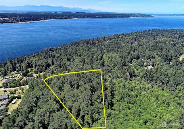 Photo 4 of Land for sale at 0 Eagle Ridge Dr, Camano Island, WA 98282 | MLS# NWM2554904 | Listing updated on 2026-09-22