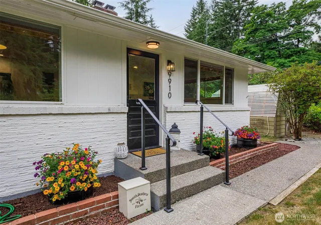 Photo 3 of Single family home for sale at 9910 52nd Street Se, Snohomish, WA 98290 | MLS# NWM2554912 | Listing updated on 2026-09-22