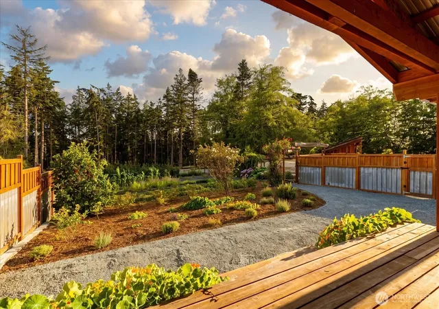 Photo 4 of Single family home for sale at 550 Wanamaker, Coupeville, WA 98239 | MLS# NWM2554926 | Listing updated on 2026-09-22