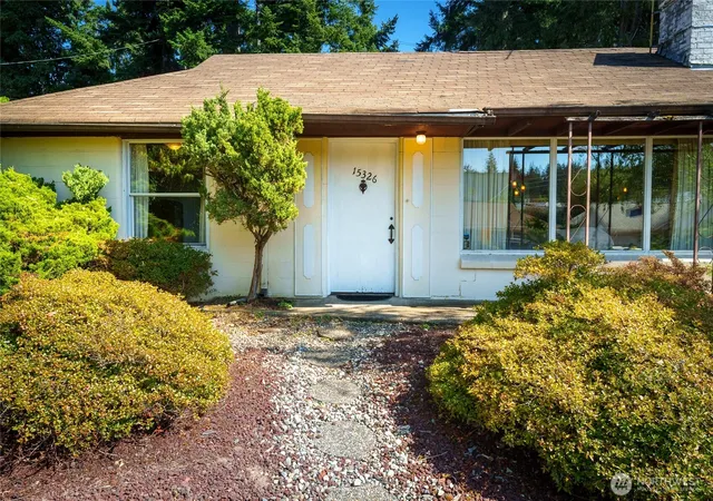 Photo 3 of Single family home for sale at 15326 Stone Ave N, Shoreline, WA 98133 | MLS# NWM2554953 | Listing updated on 2026-10-01