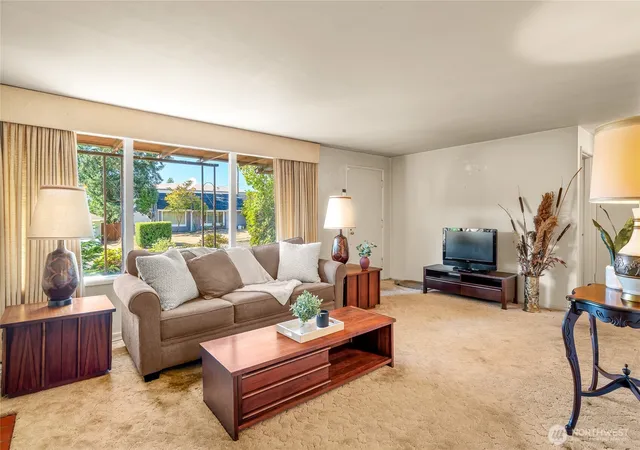 Photo 4 of Single family home for sale at 15326 Stone Ave N, Shoreline, WA 98133 | MLS# NWM2554953 | Listing updated on 2026-10-01