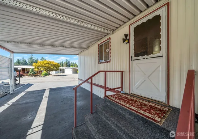 Photo 4 of Manufactured home for sale at 2302 R St SE #54, Auburn, WA 98002 | MLS# NWM2554965 | Listing updated on 2026-09-22