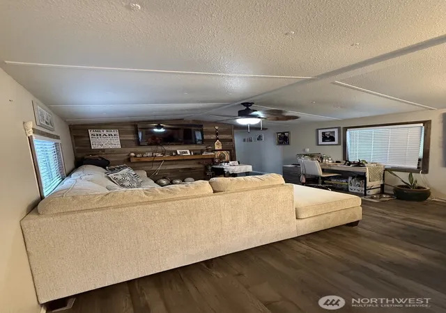 Photo 3 of Manufactured home for sale at 1110 29th Street Pl Nw #25, Puyallup, WA 98371 | MLS# NWM2554967 | Listing updated on 2026-09-22