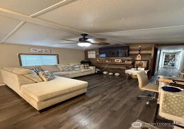 Photo 3 of Manufactured home for sale at 1110 29th Street Pl NW #25, Puyallup, WA 98371 | MLS# NWM2554967 | Listing updated on 2026-09-22