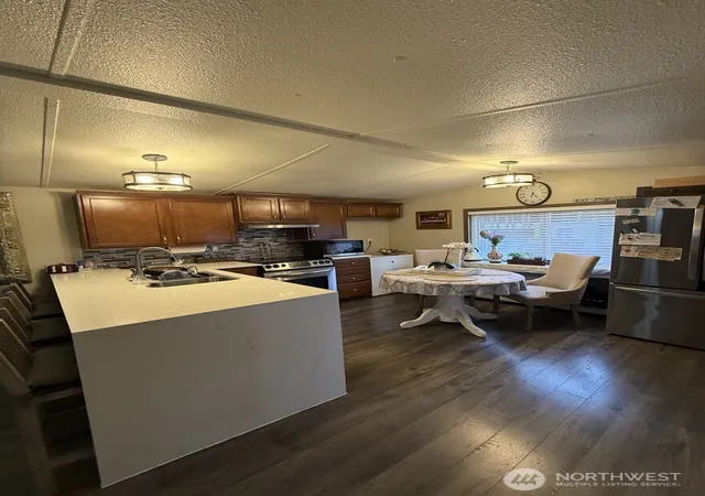 Photo 4 of Manufactured home for sale at 1110 29th Street Pl NW #25, Puyallup, WA 98371 | MLS# NWM2554967 | Listing updated on 2026-09-22