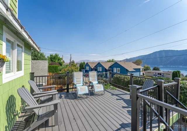 Photo 3 of Multi family home for sale at 703 Boetzkes Ave, Manson, WA 98831 | MLS# NWM2554973 | Listing updated on 2026-09-22