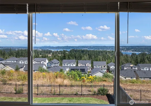 Photo 3 of Single family home for sale at 1379 Baker Hts Loop, Bremerton, WA 98312 | MLS# NWM2554977 | Listing updated on 2026-10-01