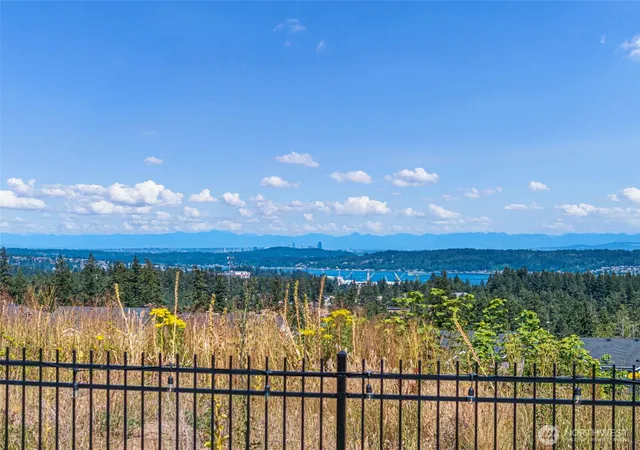 Photo 4 of Single family home for sale at 1379 Baker Hts Loop, Bremerton, WA 98312 | MLS# NWM2554977 | Listing updated on 2026-10-01