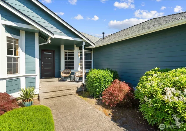 Photo 3 of Sale Pending at 1103 21st Street Pl Nw, Puyallup, WA 98371 | MLS# NWM2554993 | Listing updated on 2026-09-25