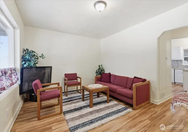 Photo 3 of Single family home for sale at 214 A St, Grand Coulee, WA 99133 | MLS# NWM2554999 | Listing updated on 2026-09-22