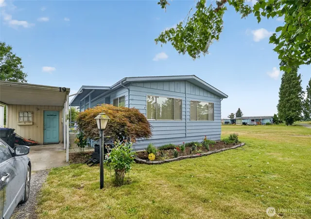 Photo 2 of Manufactured home for sale at 380 E Pole Rd #19, Lynden, WA 98264 | MLS# NWM2555011 | Listing updated on 2026-09-22
