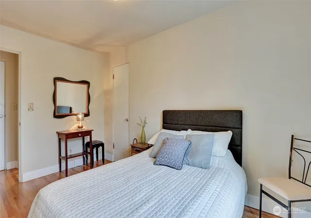 Photo 4 of Condo for sale at 530 W Olympic Pl #304, Seattle, WA 98119 | MLS# NWM2555013 | Listing updated on 2026-09-22