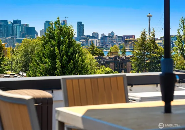 Photo 3 of Sale Pending at 2723 Yale Ter Ave E, Seattle, WA 98102 | MLS# NWM2555016 | Listing updated on 2026-09-20