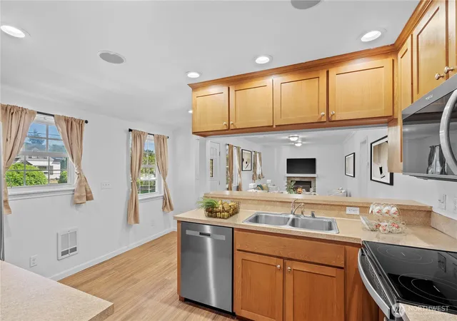 Photo 4 of Sale Pending at 1002 8th Street NE, Auburn, WA 98002 | MLS# NWM2555051 | Listing updated on 2026-09-25