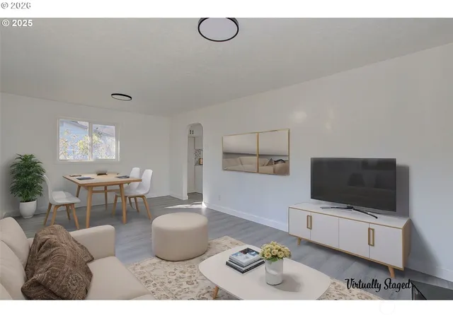 Photo 3 of Sale Pending at 105 Redpath St, Kelso, WA 98626 | MLS# NWM2555063 | Listing updated on 2026-09-23