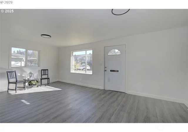 Photo 4 of Sale Pending at 105 Redpath St, Kelso, WA 98626 | MLS# NWM2555063 | Listing updated on 2026-09-23