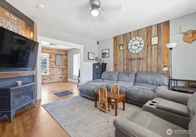 Photo 3 of Single family home for sale at 418 W Chestnut St, Almira, WA 99103 | MLS# NWM2555067 | Listing updated on 2026-09-22