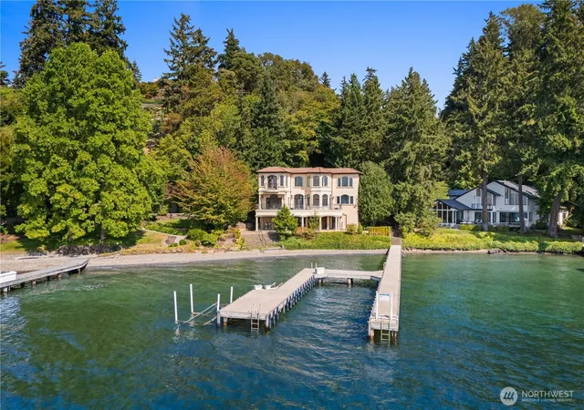 Photo 3 of Sale Pending at 1465 Evergreen Point Rd, Medina, WA 98039 | MLS# NWM2555080 | Listing updated on 2026-09-30