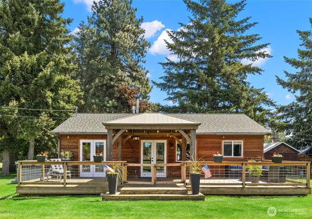 Photo 2 of Single family home for sale at 2431 Sr 970 Hwy, Cle Elum, WA 98922 | MLS# NWM2555123 | Listing updated on 2026-09-22