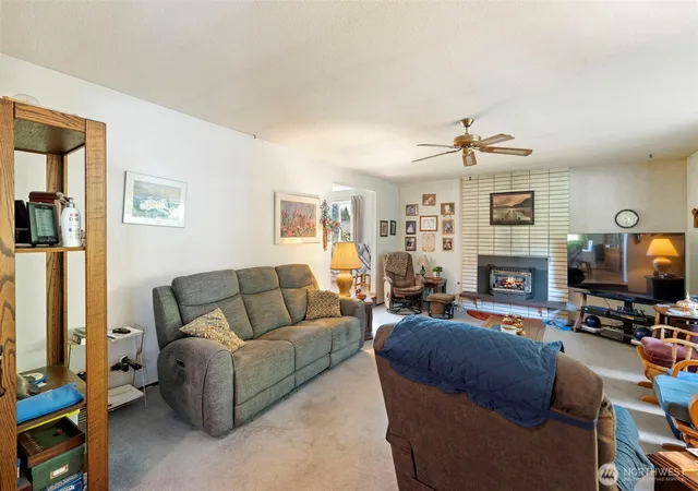 Photo 3 of Sale Pending at 9111 116th Street E, Puyallup, WA 98373 | MLS# NWM2555153 | Listing updated on 2026-09-27