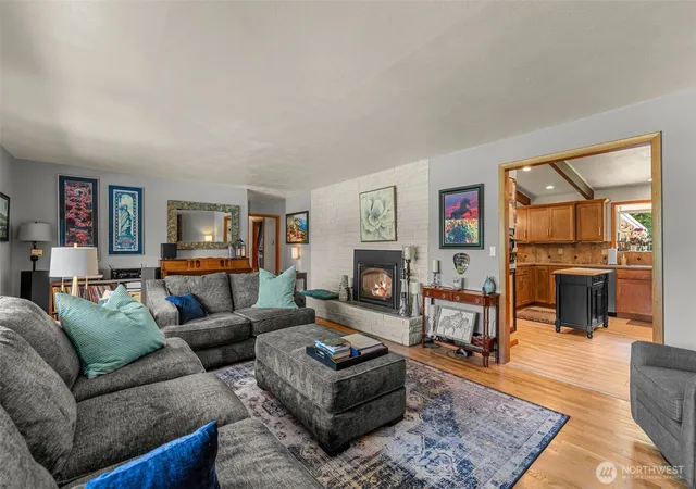 Photo 3 of Single family home for sale at 1677 Eastmont Ave, East Wenatchee, WA 98802 | MLS# NWM2555172 | Listing updated on 2026-09-26