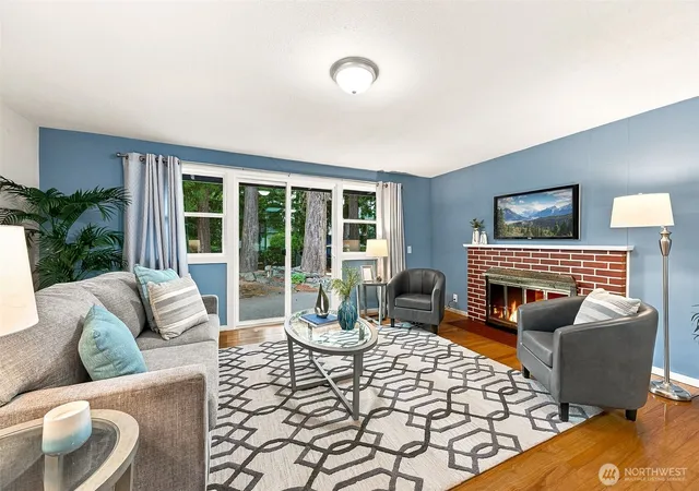 Photo 4 of Sale Pending at 612 S 195th Street, Des Moines, WA 98148 | MLS# NWM2555175 | Listing updated on 2026-09-26