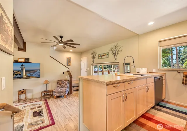 Photo 3 of Single family home for sale at 2902 Foxglove Ln, Ilwaco, WA 98624 | MLS# NWM2555184 | Listing updated on 2026-09-22