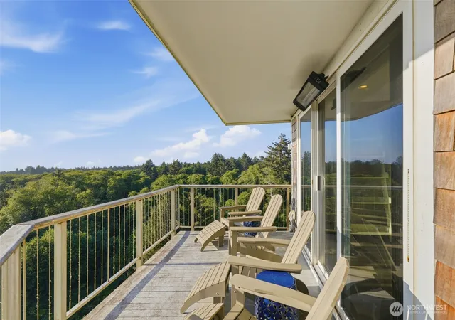 Photo 4 of Condo for sale at 2815 Willows Rd #338, Seaview, WA 98644 | MLS# NWM2555233 | Listing updated on 2026-09-22