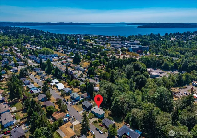 Photo 2 of Single family home for sale at 21239 14th Avenue S, Des Moines, WA 98198 | MLS# NWM2555287 | Listing updated on 2026-09-22