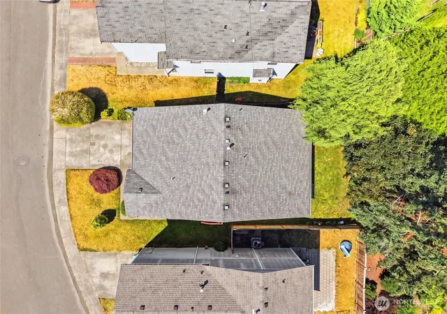 Photo 3 of Single family home for sale at 6924 Jericho Ln Sw, Olympia, WA 98512 | MLS# NWM2555303 | Listing updated on 2026-10-01