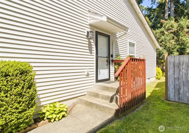 Photo 4 of Single family home for sale at 6924 Jericho Ln SW, Olympia, WA 98512 | MLS# NWM2555303 | Listing updated on 2026-10-01