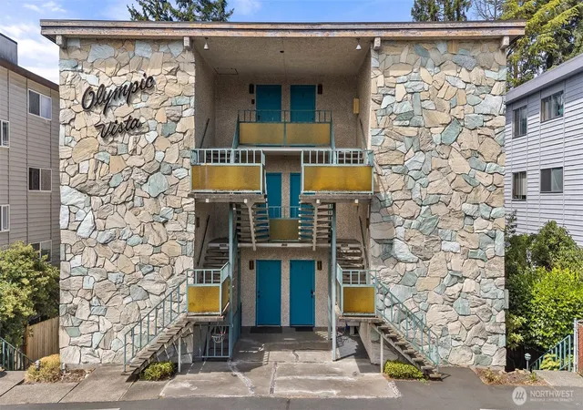 Photo 1 of Condo for sale at 11515 Greenwood Ave N #H, Seattle, WA 98133 | MLS# NWM2555333 | Listing updated on 2026-10-01