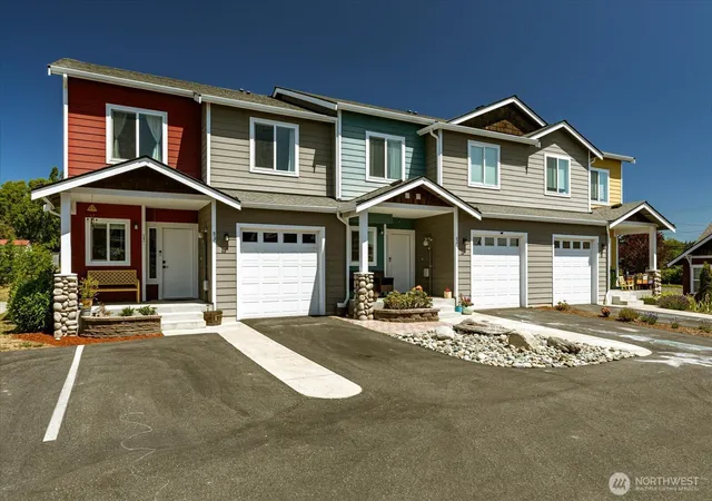 Photo 1 of Townhouse for sale at 306 S Main St #B3, Coupeville, WA 98239 | MLS# NWM2555349 | Listing updated on 2026-09-30