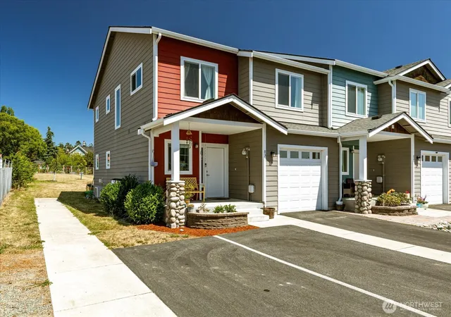 Photo 2 of Townhouse for sale at 306 S Main St #B3, Coupeville, WA 98239 | MLS# NWM2555349 | Listing updated on 2026-09-30