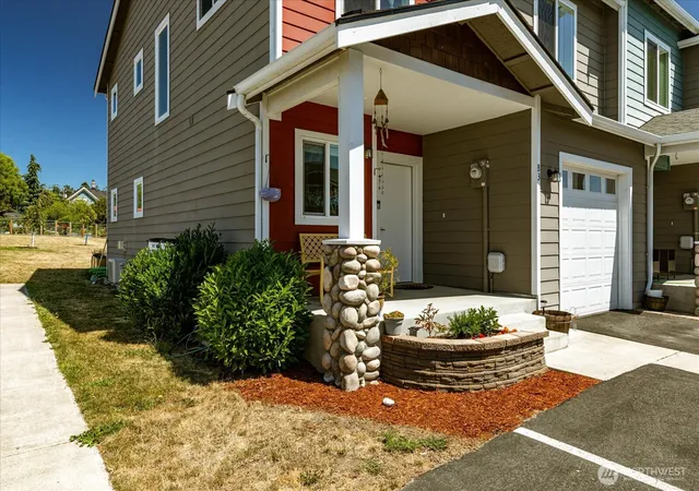 Photo 3 of Townhouse for sale at 306 S Main St #B3, Coupeville, WA 98239 | MLS# NWM2555349 | Listing updated on 2026-09-30