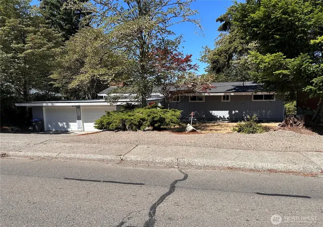 Photo 3 of Single family home for sale at 3219 Halverson Ave, Bremerton, WA 98310 | MLS# NWM2555379 | Listing updated on 2026-09-22