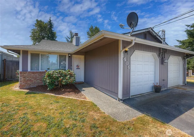 Multi family home for sale at 1404 103rd Street E, Tacoma, WA 98445 | MLS# NWM2555389