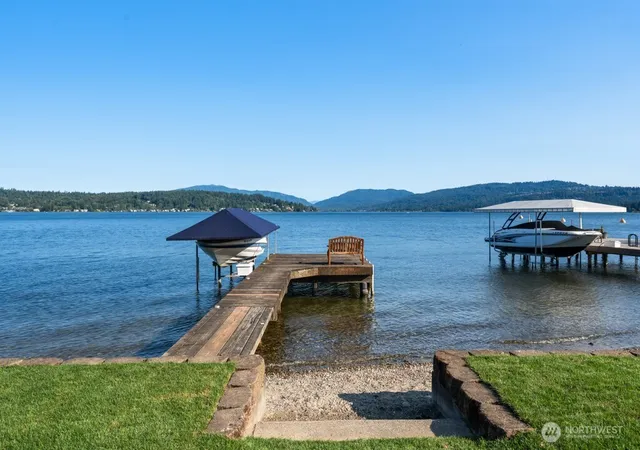 Photo 3 of Mansion for sale at 454 W Lake Sammamish Pkwy Ne, Bellevue, WA 98008 | MLS# NWM2555449 | Listing updated on 2026-09-25