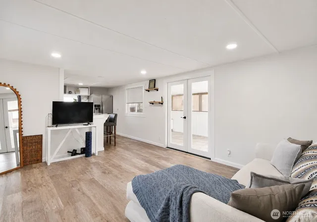 Photo 4 of Manufactured home for sale at 15905 Highway 99 #48, Lynnwood, WA 98087 | MLS# NWM2555484 | Listing updated on 2026-09-22